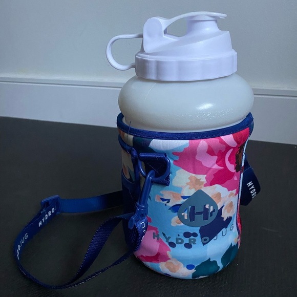 HydroJug with Sleeves and Straw - Picture 4 of 8